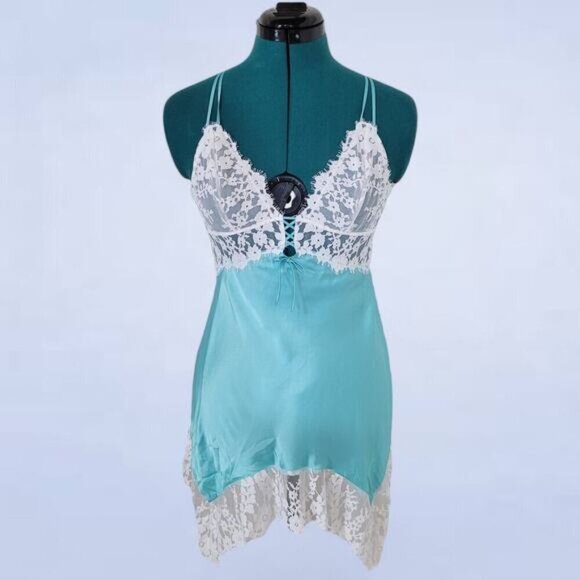 Victoria's Secret Tiffany Blue Satin Lace Bridal Chemise Slip - Size Medium - Picture 1 of 10